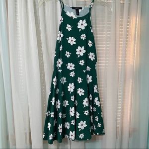 women’s forever 21 medium green floral flare dress